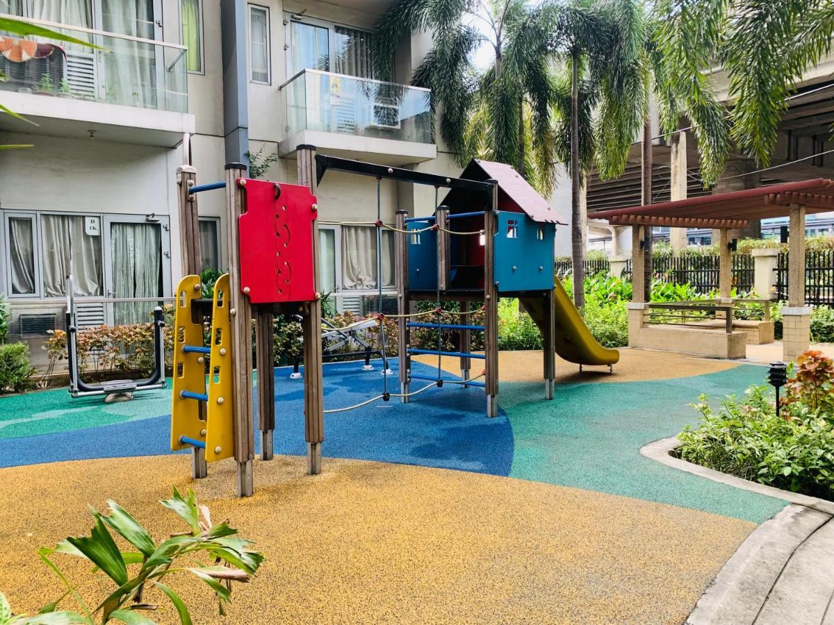 One Palm Tree Villas Condominium - Studio 2Nd Fl With Balcony - Across Terminal 3 Airport Pasay Exterior photo